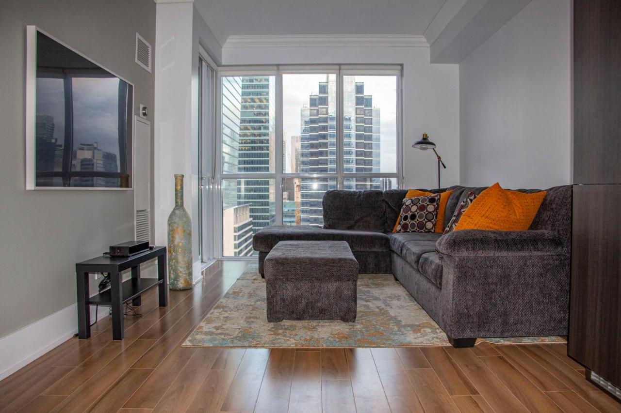 Downtown High-Rise Condo- Cn Tower View Toronto Exteriör bild